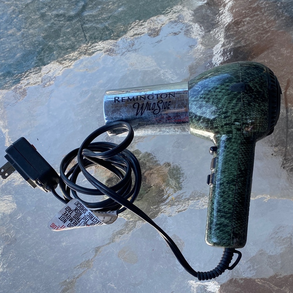 Remington WildSide Green lizard pattern home and travel Hair Dryer
